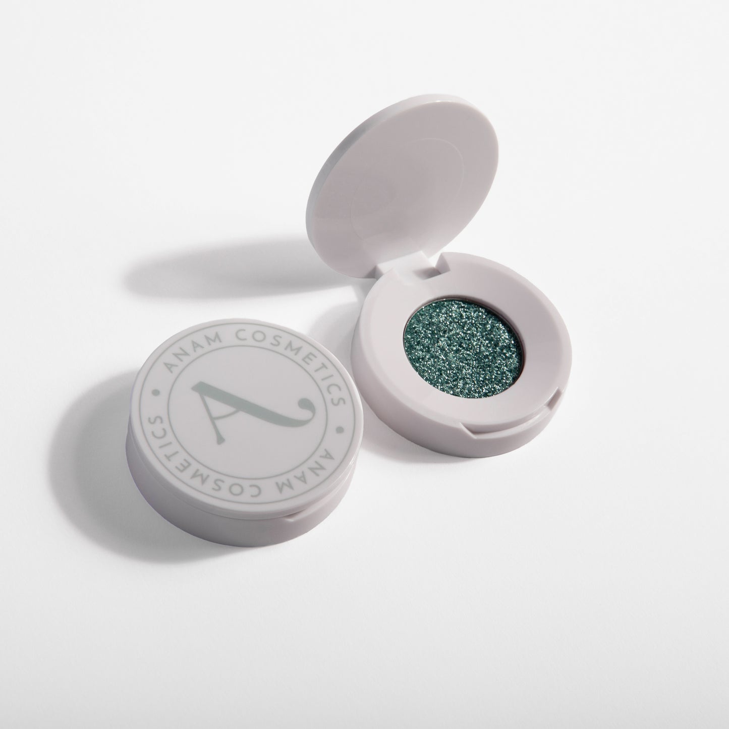 biodegradable_glitter_eyeshadow_teal